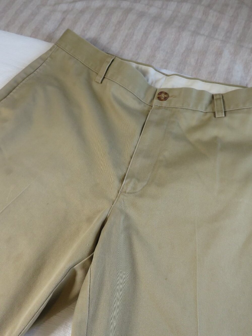 L.L. Bean Pleated Men's Khaki Pants Classic Fit 33x29